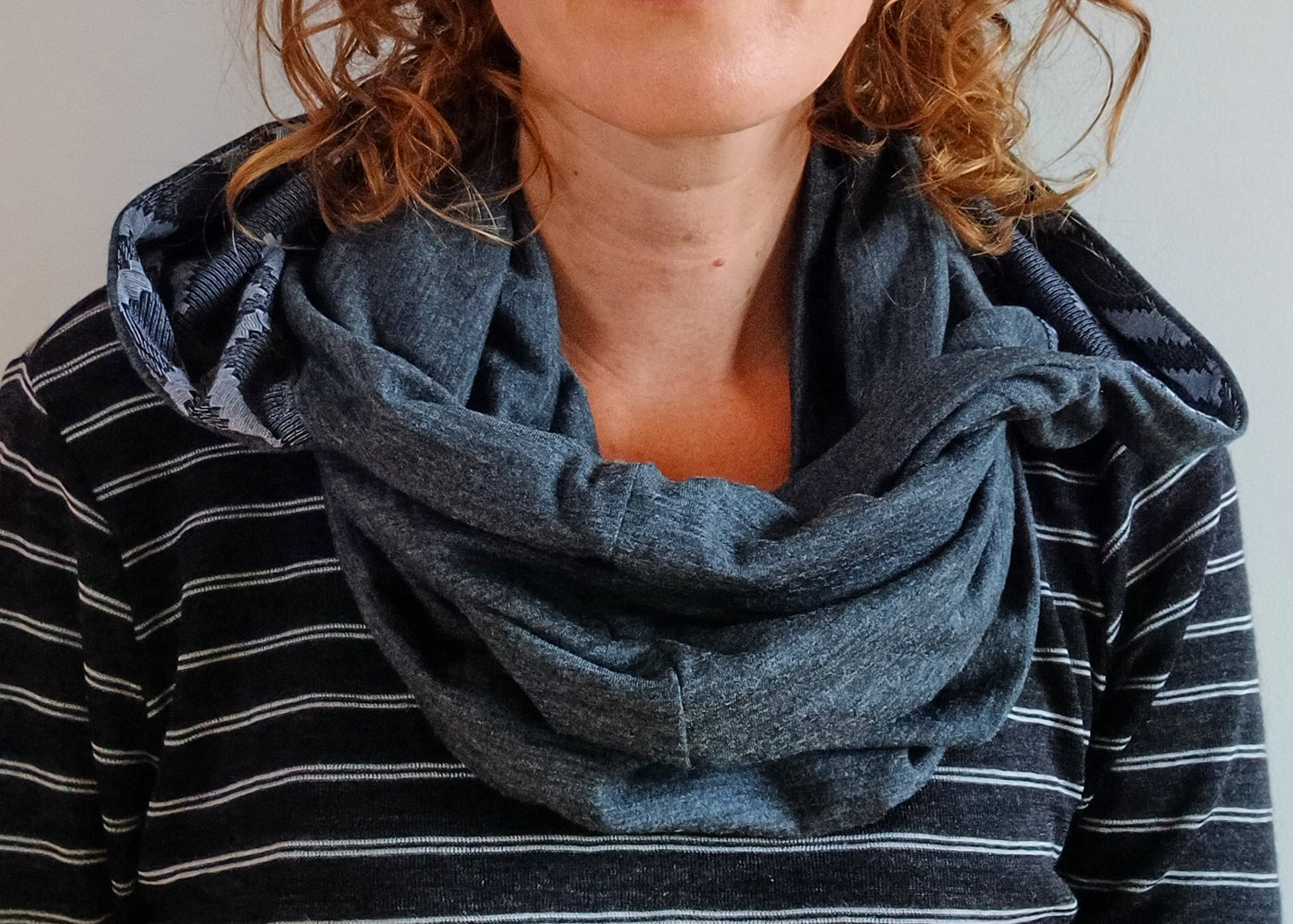 Merino Hoodscarf - Charcoal