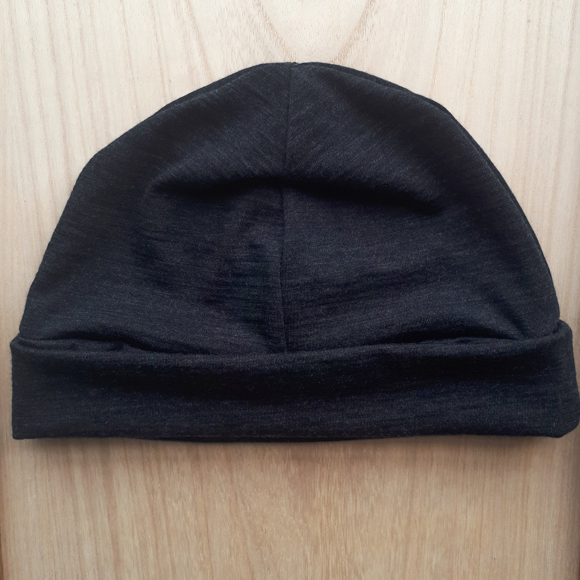 Charcoal merino beanie