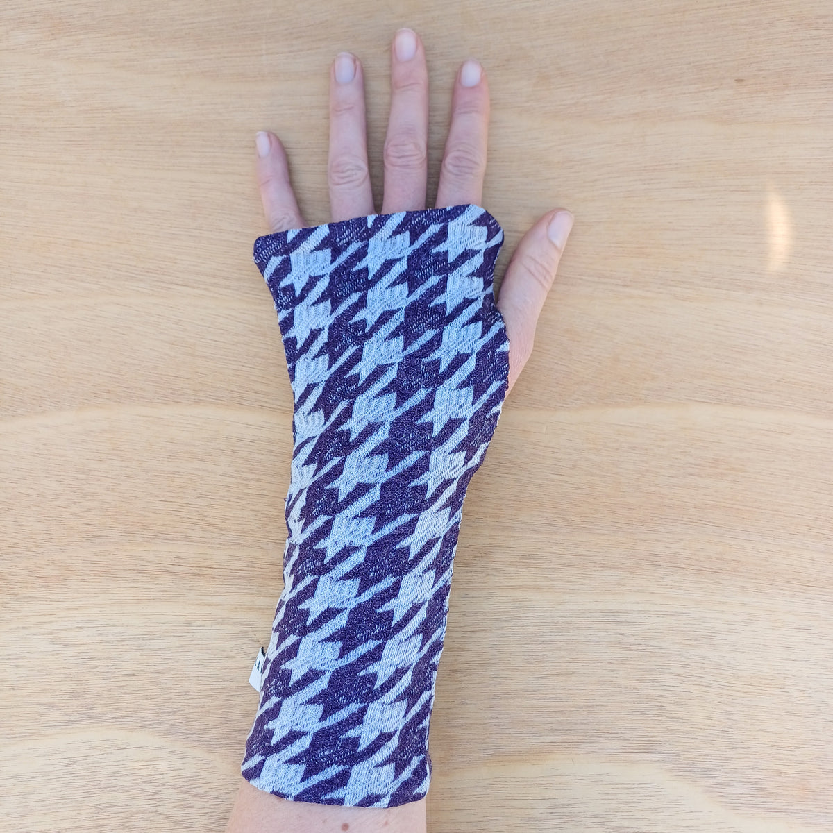 Fingerless Gloves - Purple Jacquard