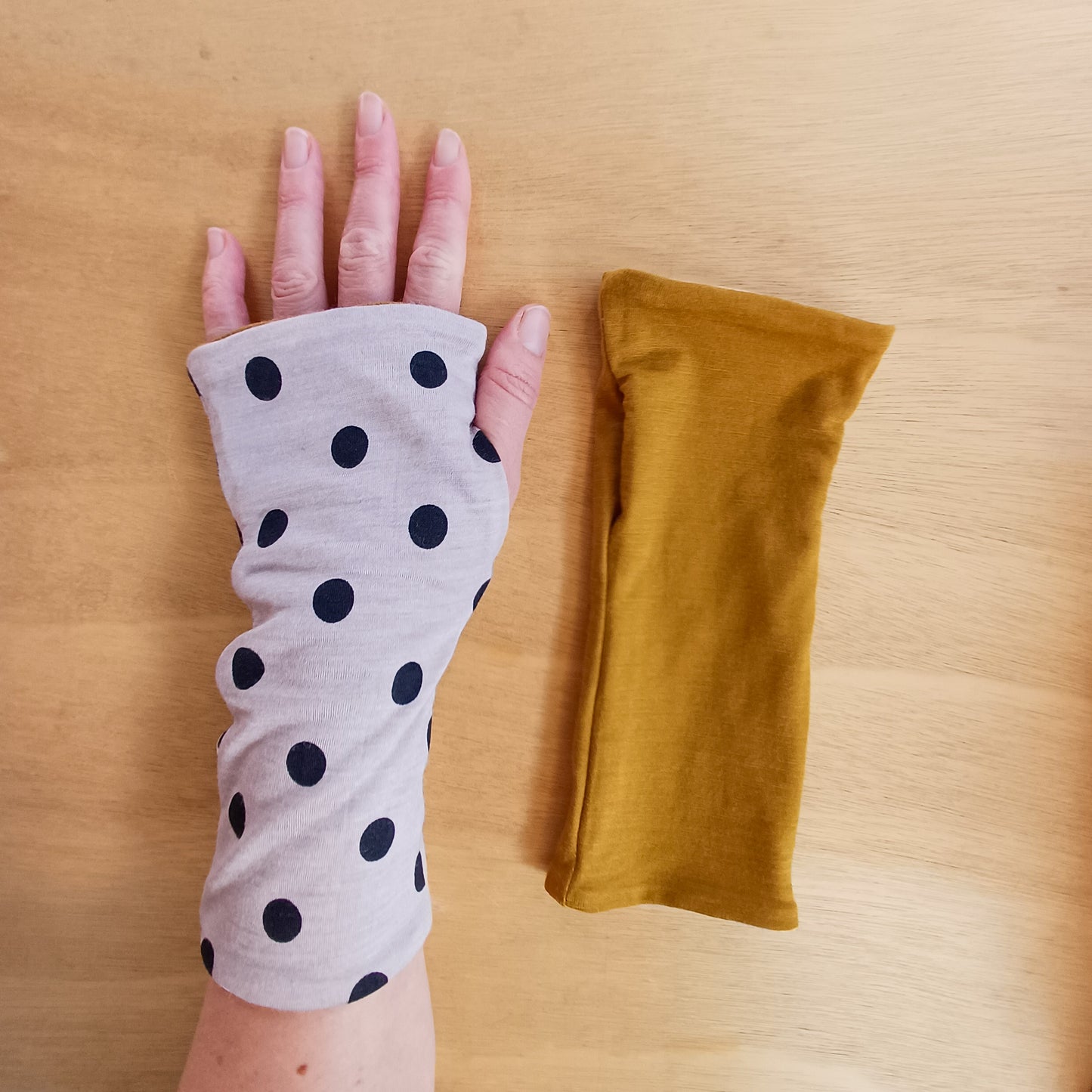 Fingerless Gloves - Pink Polkadot