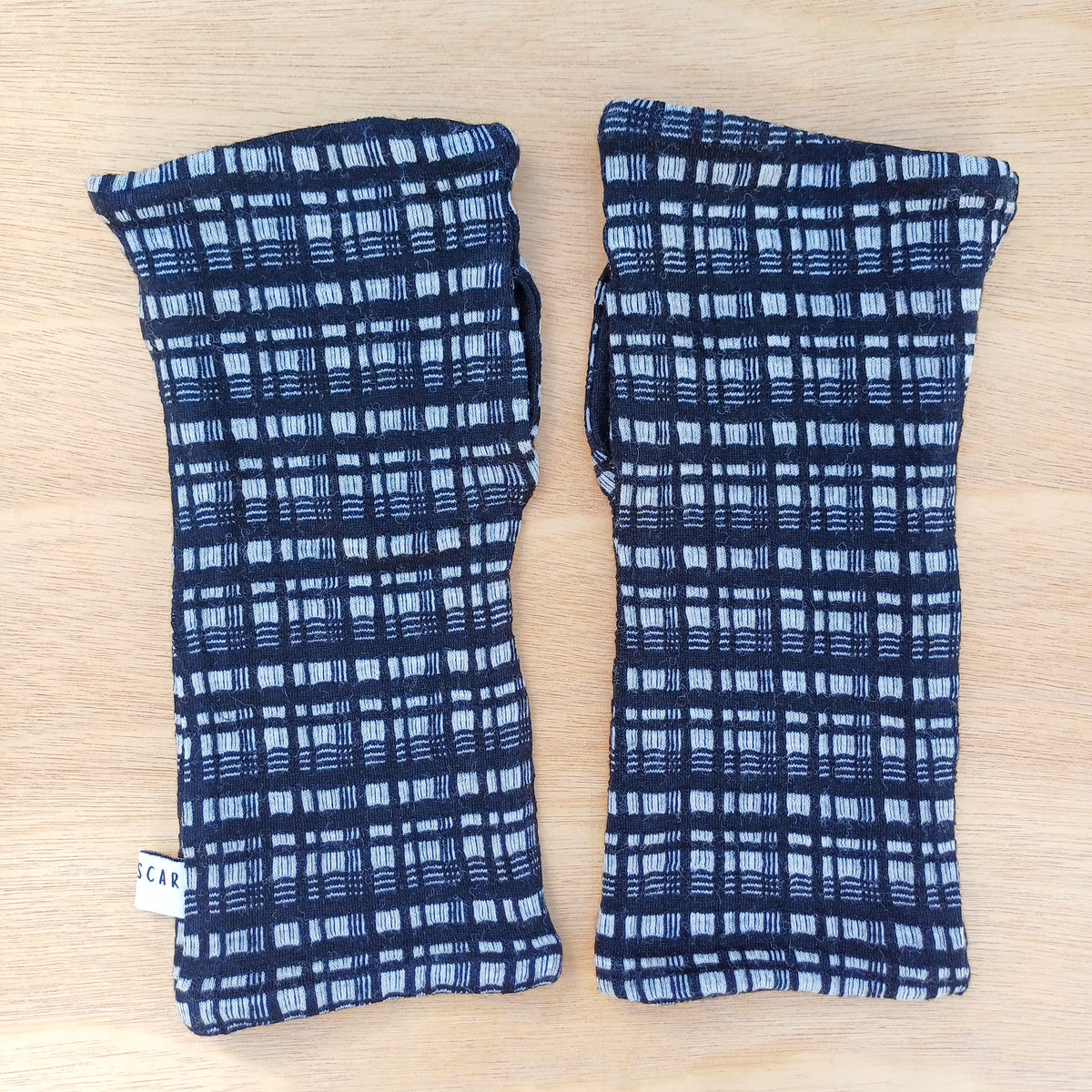 Fingerless Gloves - Black Check