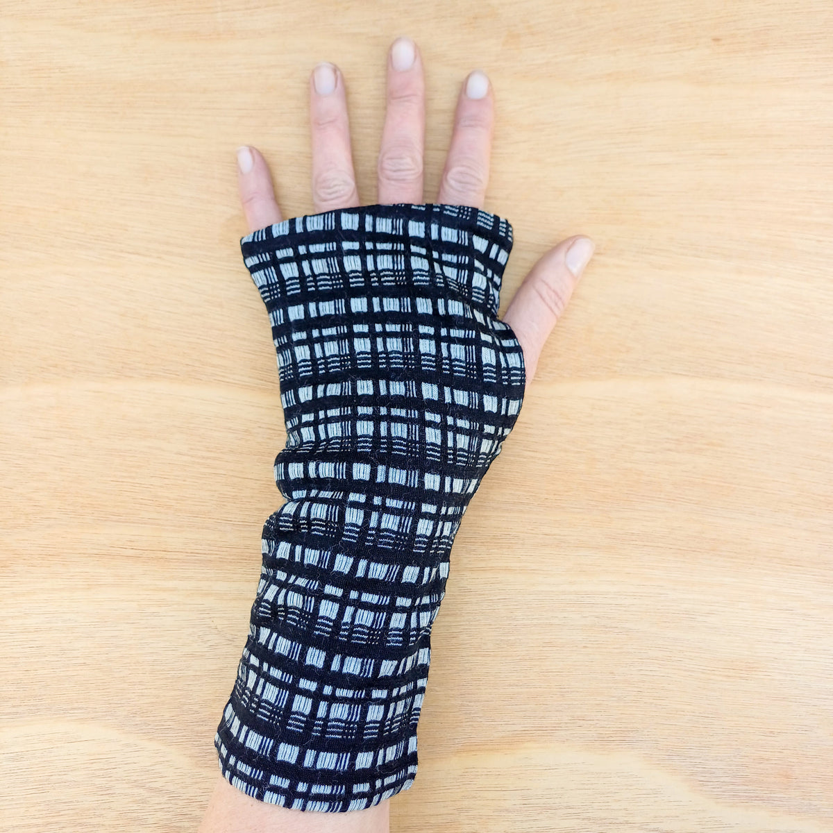 Fingerless Gloves - Black Check